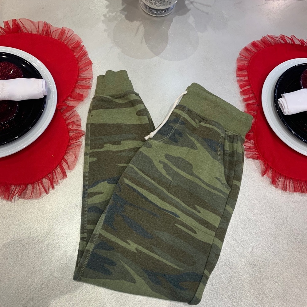 Camo joggers💚🤎🤍